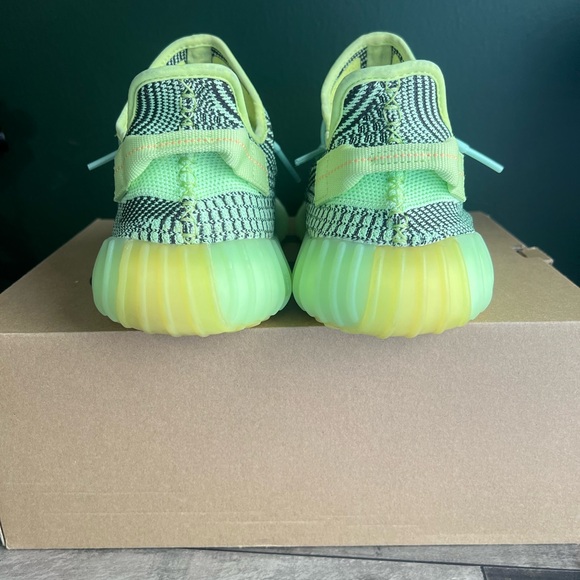 Yeezy Boost 350 V2 Yeezreel - Picture 4 of 6